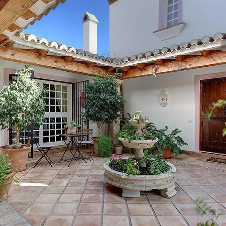 Villa Ladyville *